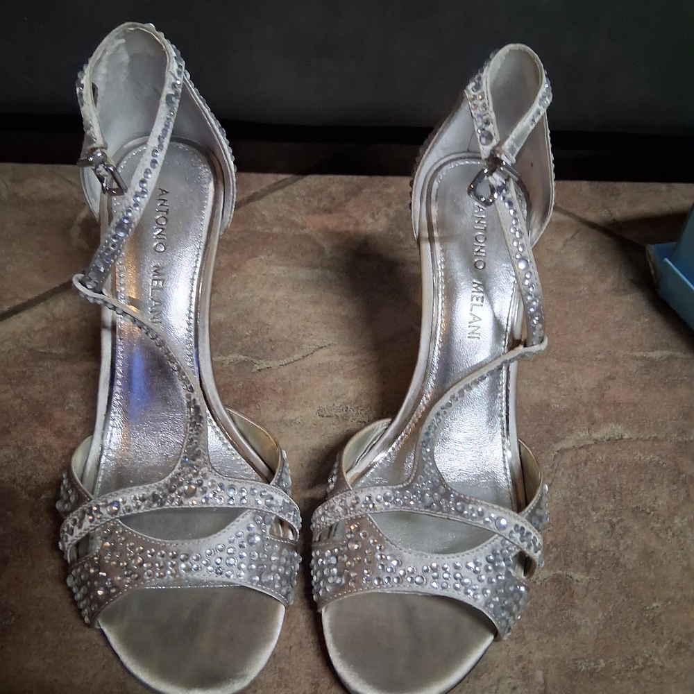 ANTONIO MELANI Glittering Silver Heels